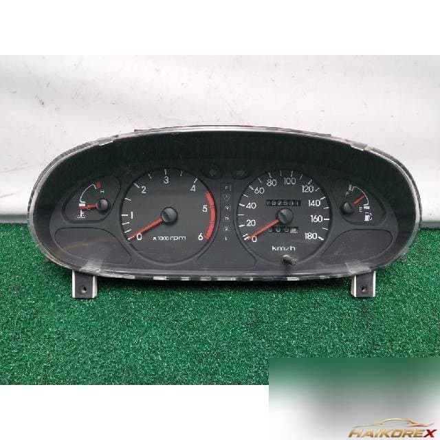Hyundai Starex 2002 — приборная панель