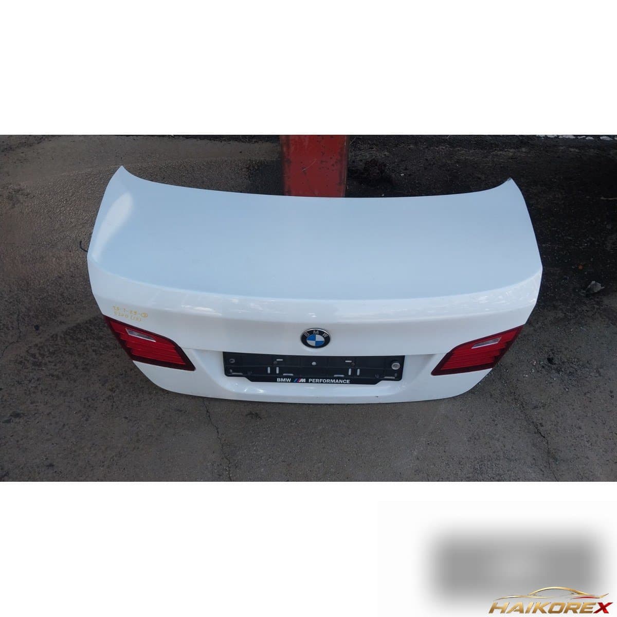 BMW 520d xDrive 2015 — крышка багажника