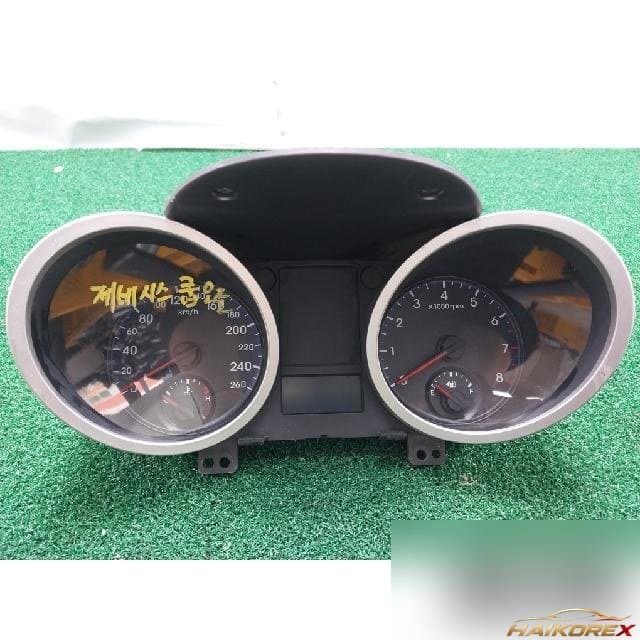 Hyundai Genesis Coupe 2009 — панель приборов 94003-2M000