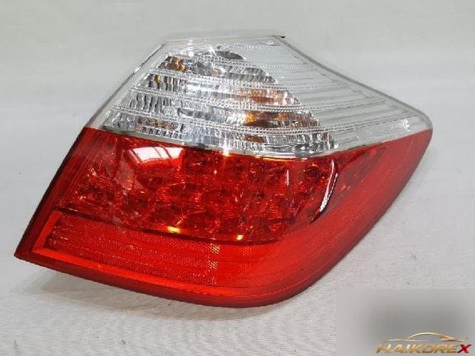 Hyundai Genesis 2010 — фара задняя правая (наружная) 924023M060
