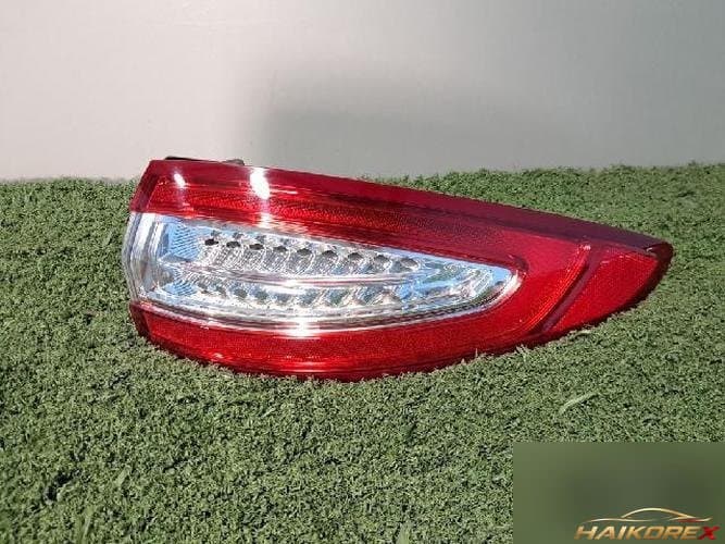 Ford Mondeo 2015 — задний фонарь правый (внешний)