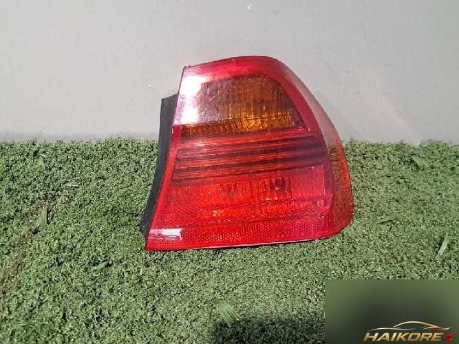 BMW 3 Series 2007 — фонарь задний правый (5 контактов)