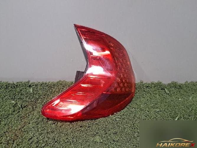 Peugeot 308 2011 — задний фонарь правый