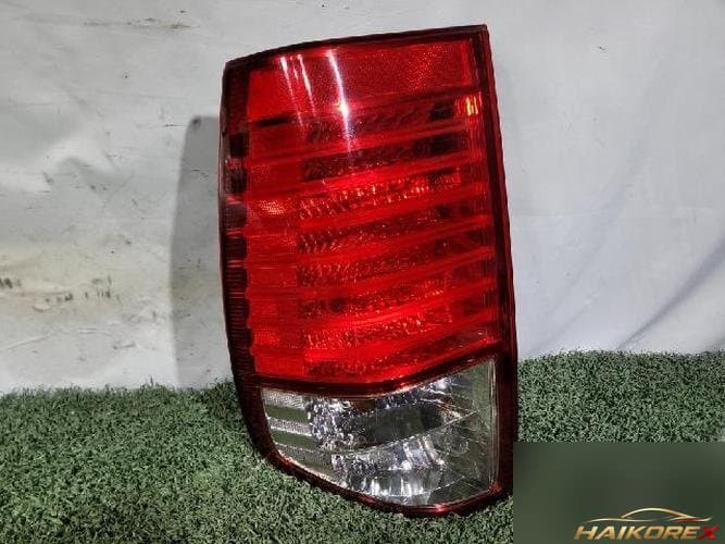 Kia Carnival 2006 — фонарь задний правый 92402 4D000 1