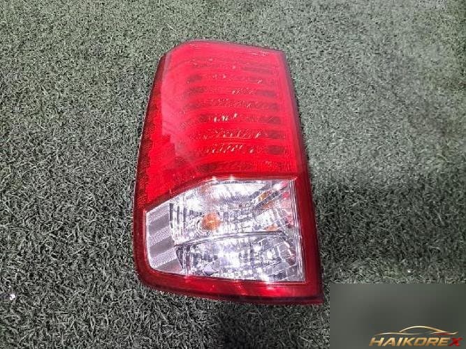 Kia Carnival 2007 — задний фонарь правый 92402 4D000