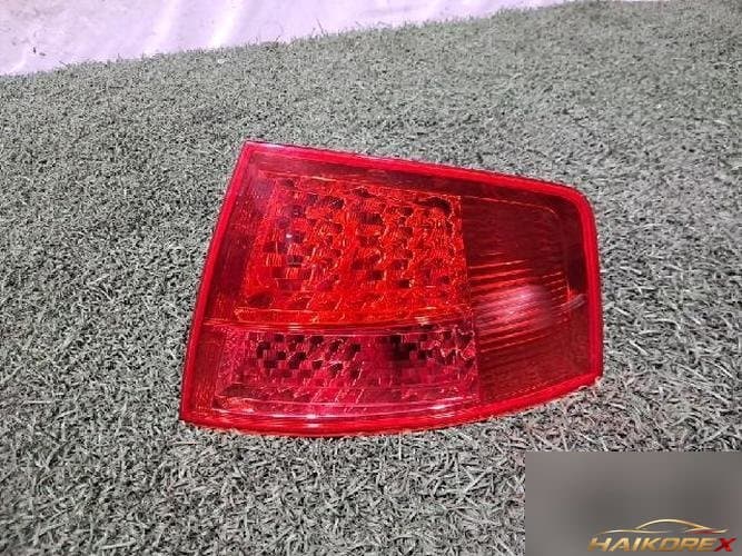 Audi A8 2006 — задний фонарь правый