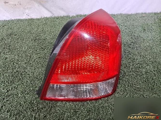 Hyundai Avante 2000 — задний фонарь правый (наружный) 92402 2D000 2