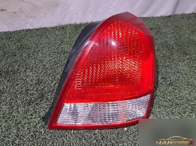Hyundai Avante 2003 — фонарь задний правый 92402 2D300 1