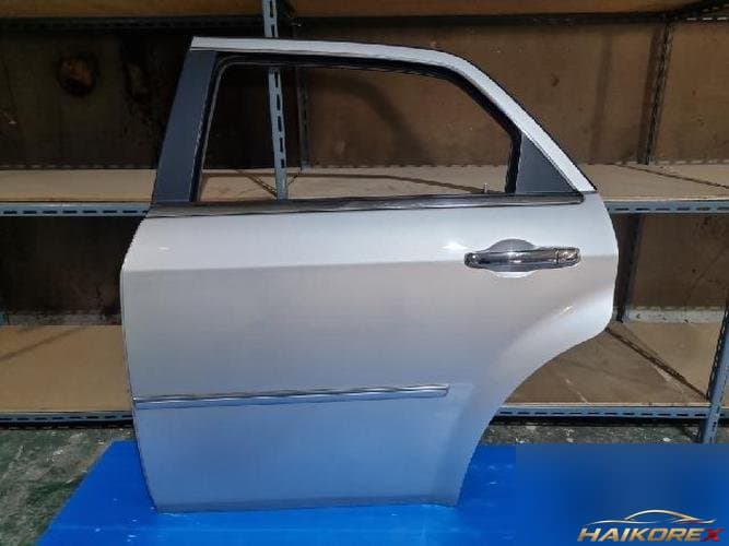 Chrysler 300 2006 — задняя дверь левая