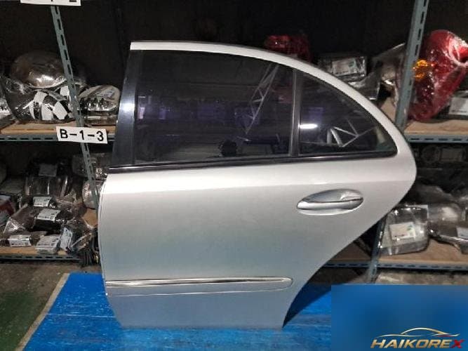 Mercedes-Benz E-Class 2008 — дверь задняя левая