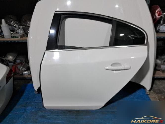 Volvo S60 2013 — дверь задняя левая