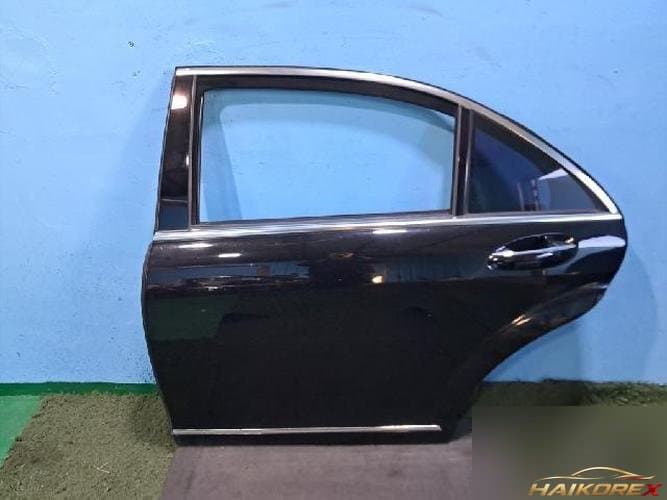 Mercedes-Benz S-Class 2006 — дверь задняя левая