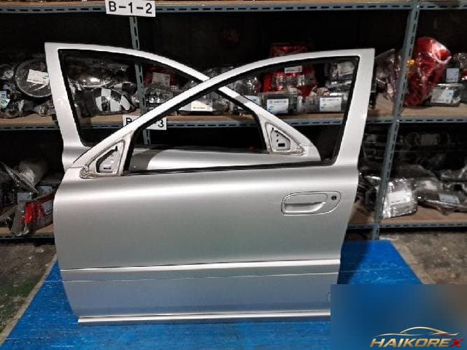 Volvo S60 2006 — передняя дверь левая