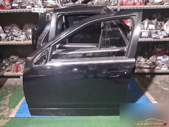 Cadillac SRX 2005 — дверь передняя левая