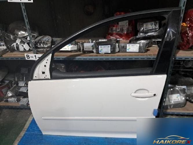 Volkswagen Golf 2007 — передняя дверь левая