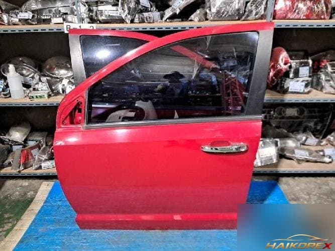 Fiat Freemont 2013 — передняя дверь левая