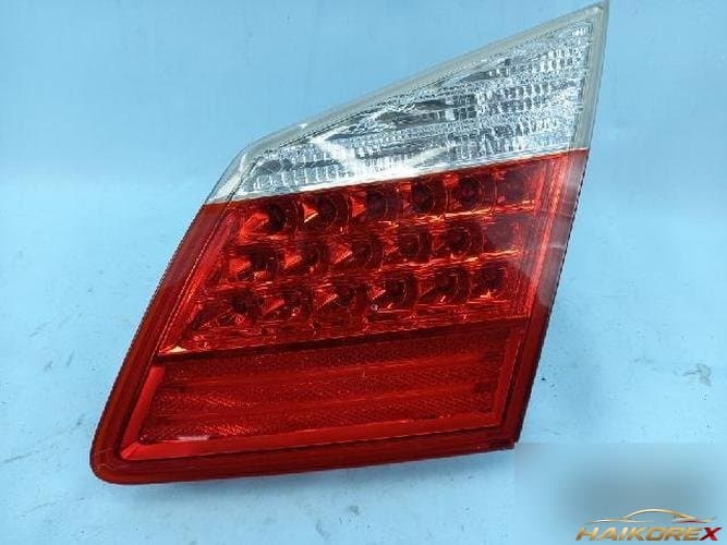 Hyundai Genesis 2010 — задний фонарь внутренний правый LED