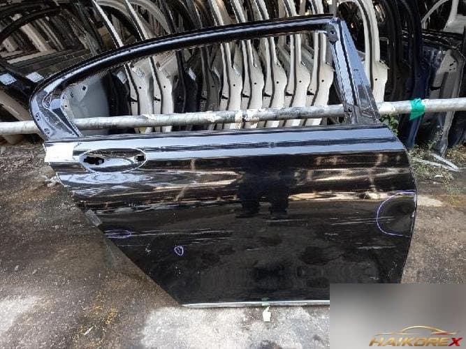 BMW 7 Series 2022 — дверь задняя правая