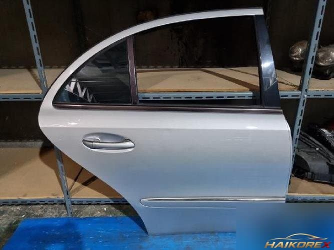 Mercedes-Benz E-Class 2003 — дверь задняя правая