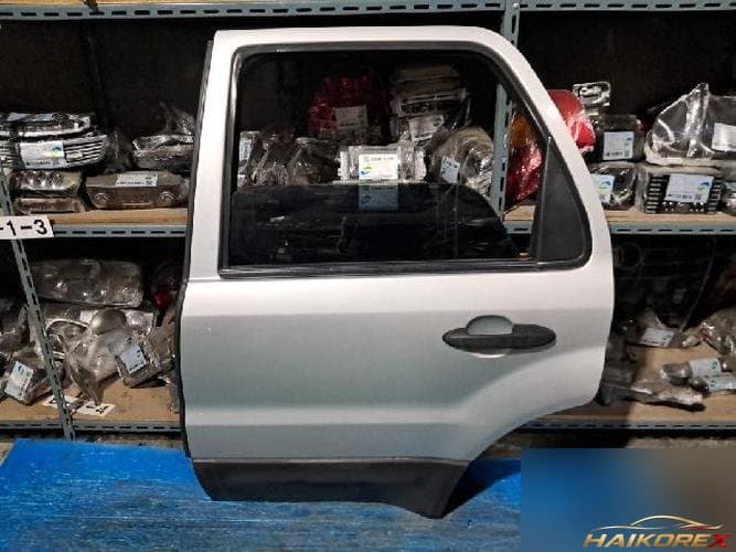 Ford Escape 2005 — дверь задняя правая