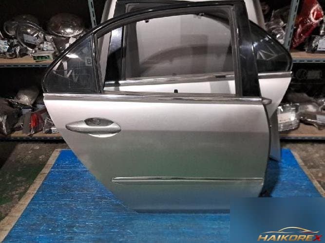 Honda Legend 2007 — дверь задняя правая