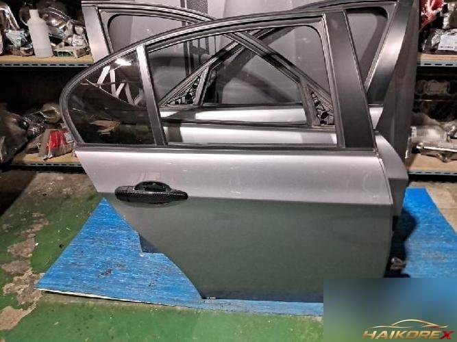 BMW 3 Series 2009 — дверь задняя правая