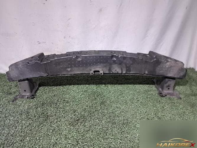 Volkswagen Jetta 2011 — направляющая переднего бампера 8K5807248