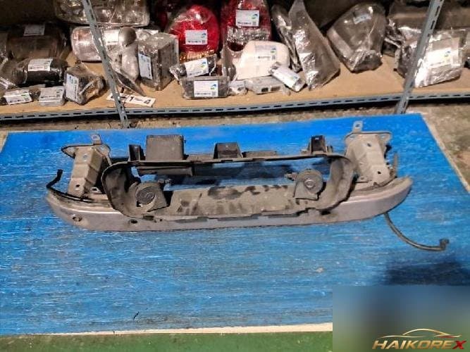Volvo C30 2009 — бампер передний