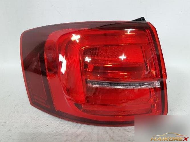 Volkswagen Jetta 2015 — задний фонарь левый (наружный) 5C6 945 207 E