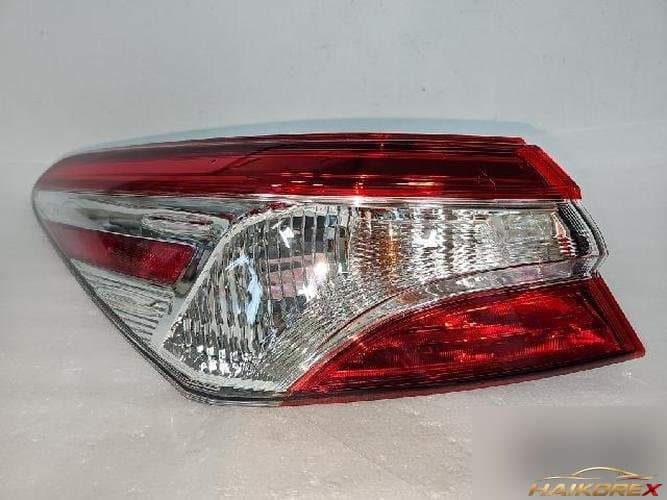 Toyota Camry 2019 — фонарь задний левый наружный
