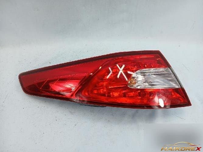 Kia K5 2012 — задний фонарь левый (внешний)