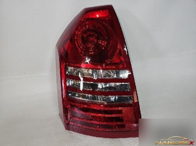 Chrysler 300 2009 — фонарь задний левый (внешний)
