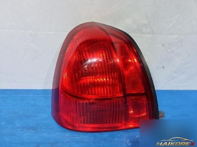 Ford Towncar 2007 — фонарь задний левый (наружный)