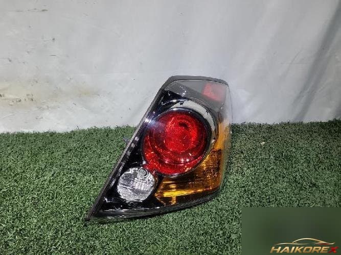 Nissan Altima 2010 — задний фонарь левый