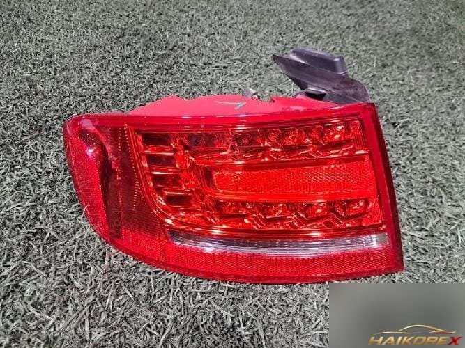 Audi A4 2010 — фонарь задний левый наружный