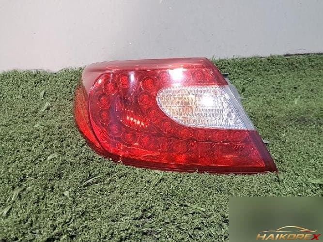 Infiniti M 2011 — задний фонарь левый наружный