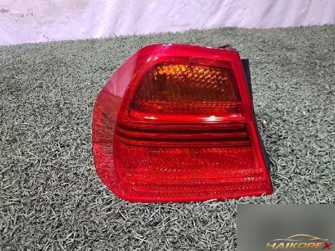 BMW 3 Series 2007 — фонарь задний левый наружный 458