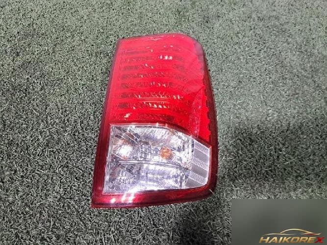 Kia Carnival 2007 — фонарь задний левый 92401 4D000 2