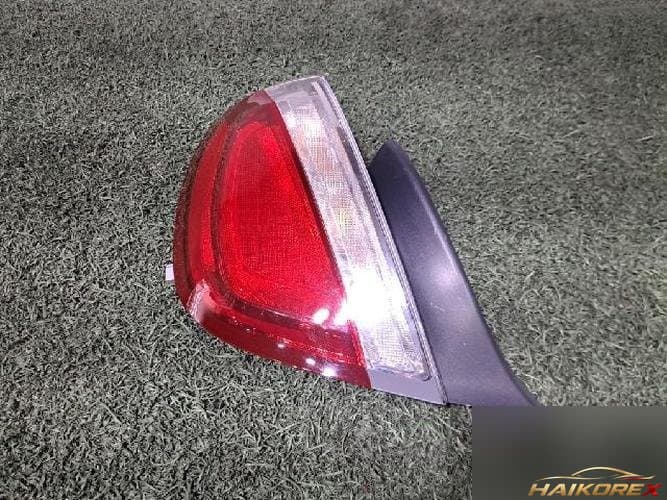 Ford MKS 2009 — фонарь задний левый (наружный)