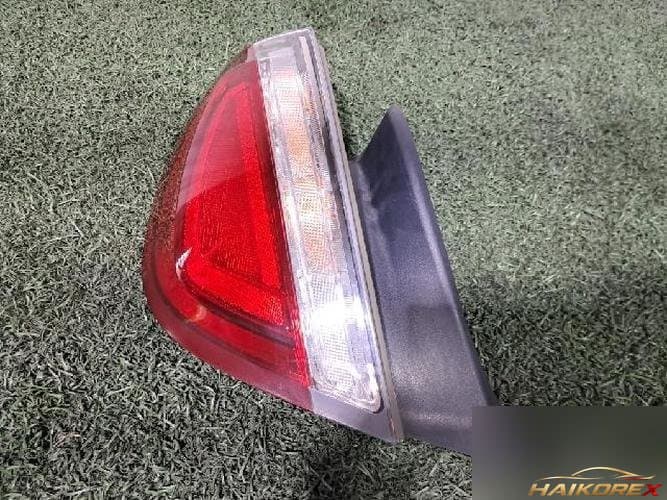 Ford MKS 2011 — задний фонарь левый (наружный)