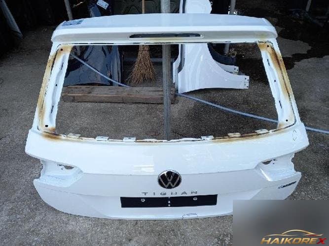 Volkswagen Tiguan 2021 — крышка багажника