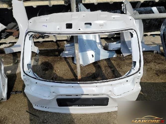 Lexus NX 2016 — крышка багажника, правая