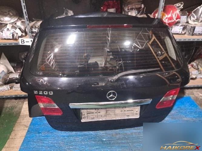 Mercedes-Benz B-Class 2010 — крышка багажника