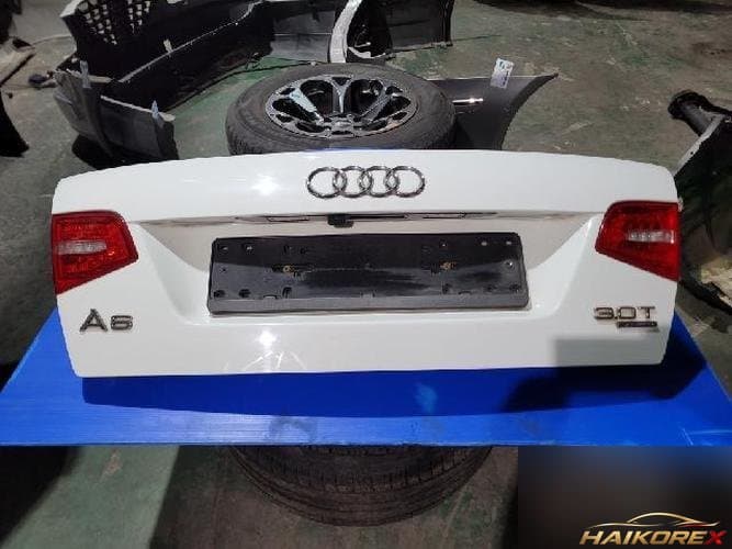 Audi A6 2010 — крышка багажника