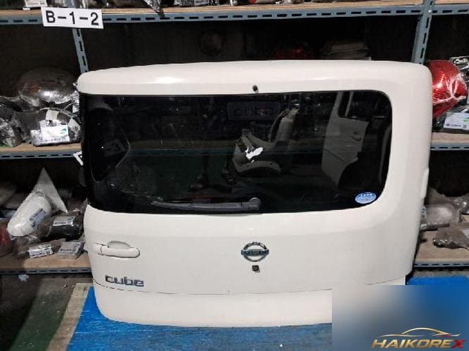 Nissan Cube 2003 — крышка багажника