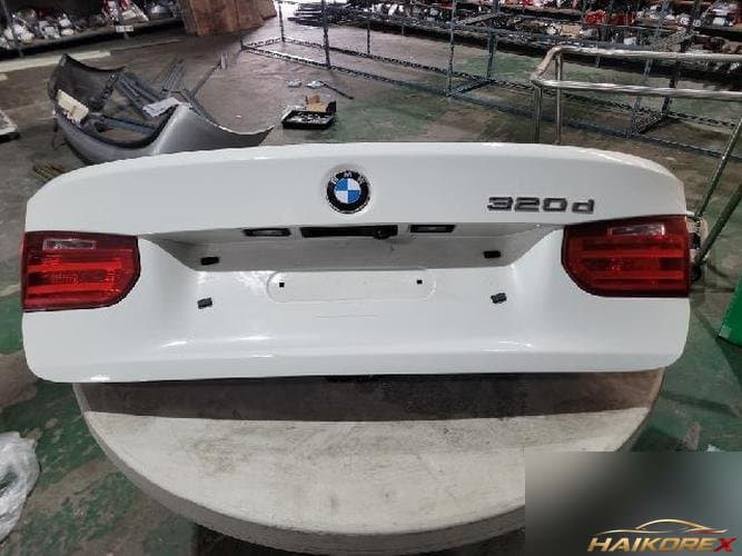 BMW 3 Series 2015 — крышка багажника