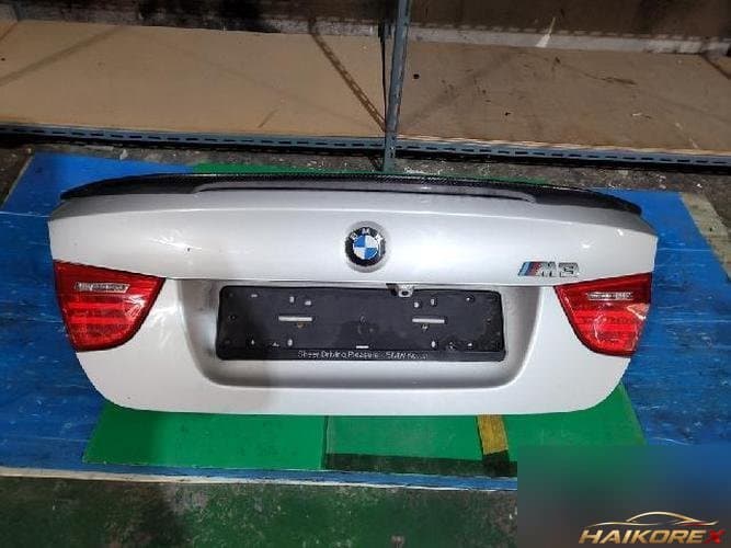 BMW 3 Series 2009 — крышка багажника 2
