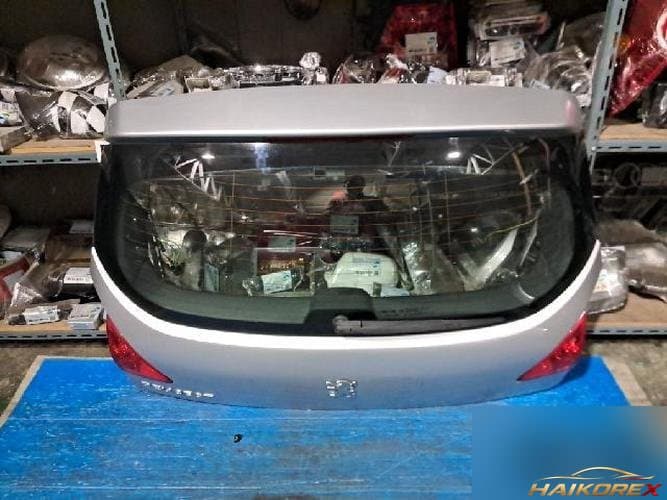 Peugeot 3008 2011 — крышка багажника 2