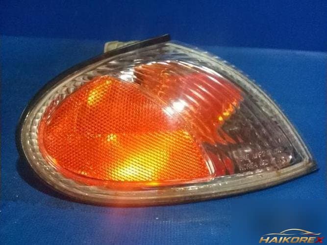 Hyundai Avante 2000 — сигнальная лампа правая