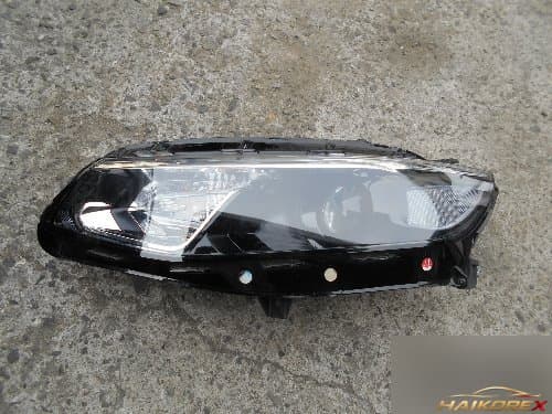 Фара передняя левая HID 84131414